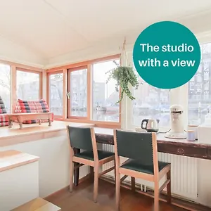 The Houseboat Family - De Jordaan Botel