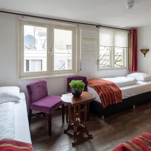 3* Hotell House